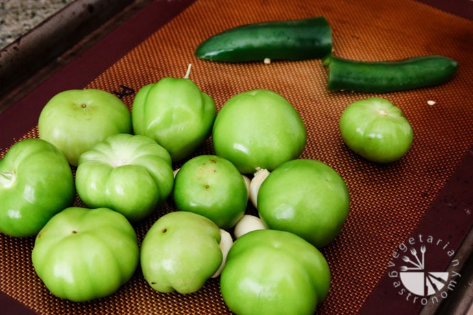 roasted tomatillo salsa-2