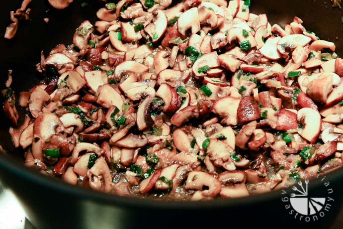 roasted mushroom cauliflower soup-5