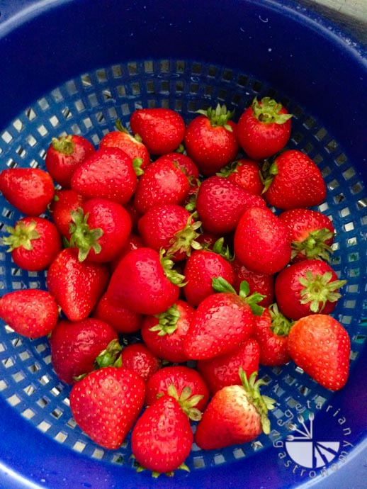 strawberry breakfast muffins 1-1