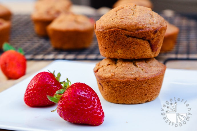 strawberry breakfast muffins-4