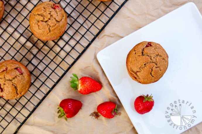strawberry breakfast muffins-5
