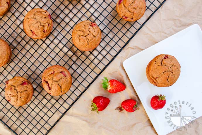 strawberry breakfast muffins-6