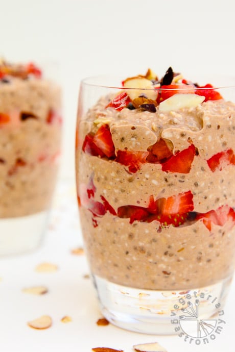 overnight chocolate strawberry oats-2