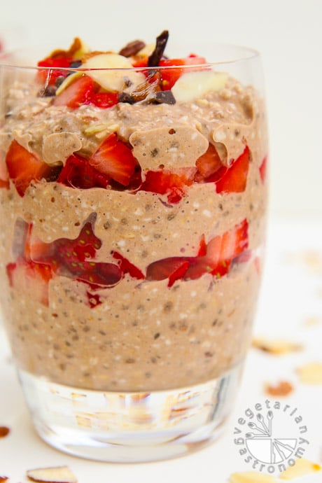 overnight chocolate strawberry oats-5