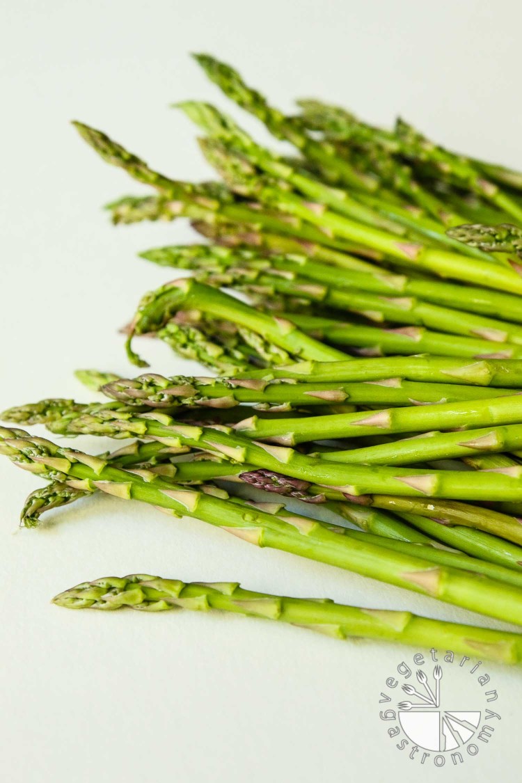 creamy roasted asparagus soup-3