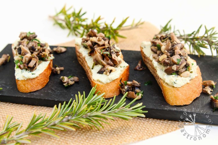 Mushroom Crostini Garlic Basil Cheese Spread-6