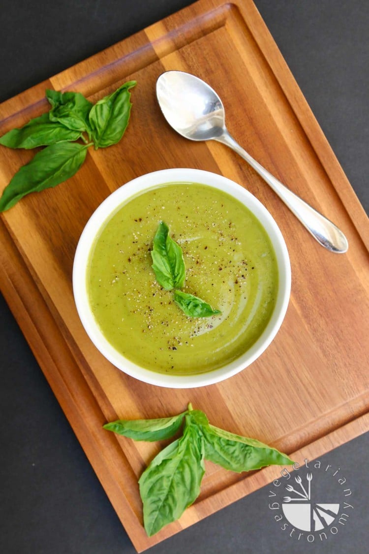 Velvety Zucchini Basil Soup-1