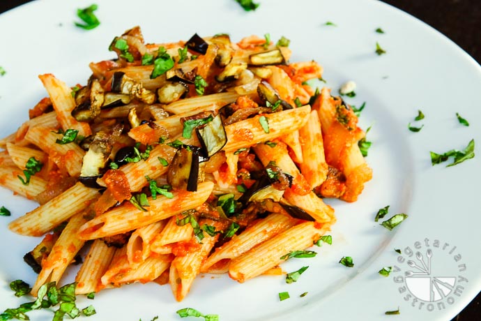 Caramelized Onions, Roasted Eggplant, and Tomato Penne Pasta (vegan,  gluten-free) - Vegetarian Gastronomy