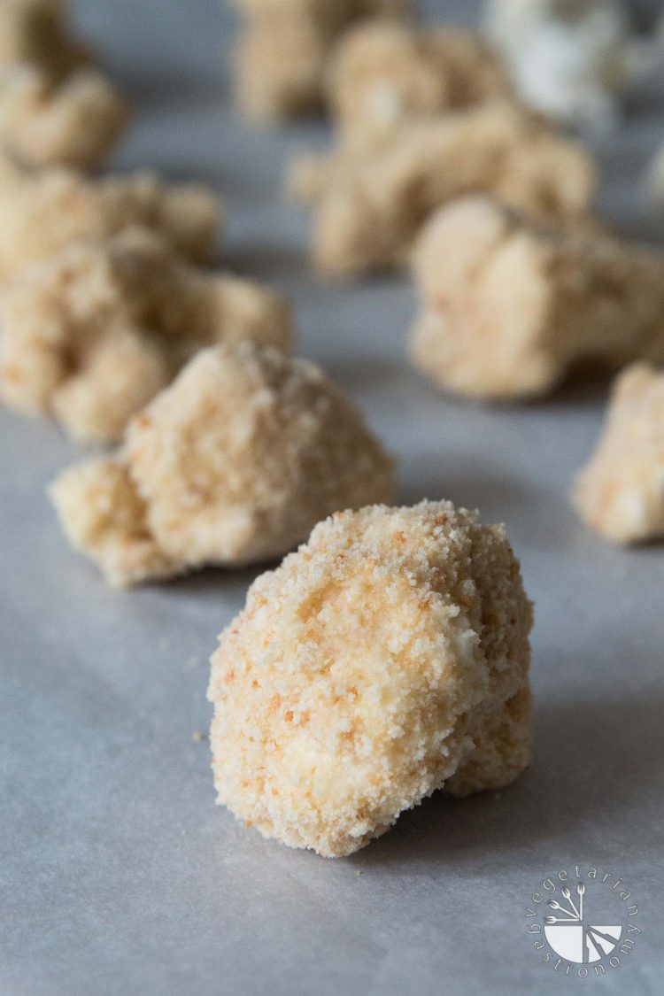 Buffalo Cauliflower Bites With Vegan Cucumber Ranch #vegan #glutenfree | www.vegetariangastronomy.com