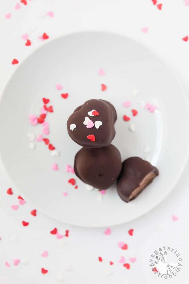 Chocolate Covered Banana-Chocolate Ice Cream Bites #vegan #glutenfree #heart #healthy | www.Vegetariangastronomy.com