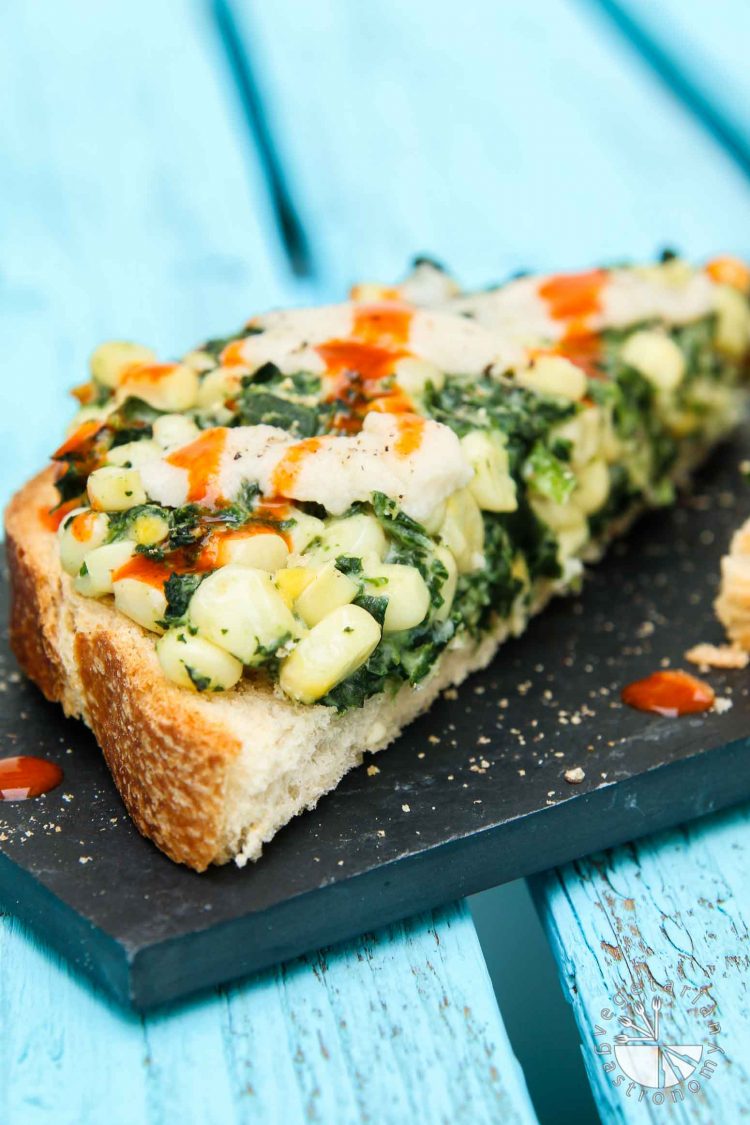 Creamy Corn and Spinach Toast #vegan #glutenfree | www.vegetariangastronomy.com