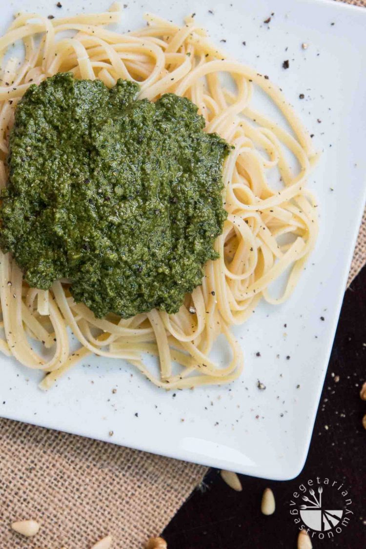 Simple Vegan Pesto Recipe! #vegan #glutenfree | www.vegetariangastronomy.com