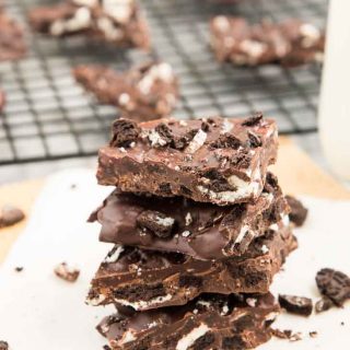 Oreo Peppermint Chocolate Bark Recipe (Vegan) - Vegetarian Gastronomy